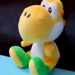 (Nintendo) Yellow Yoshi Plushie